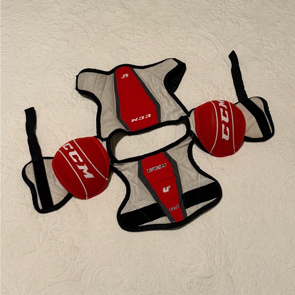 CCM Kids Protective Hockey Shirt - Red and White (6-8 yo) - Picture 3 of 6
